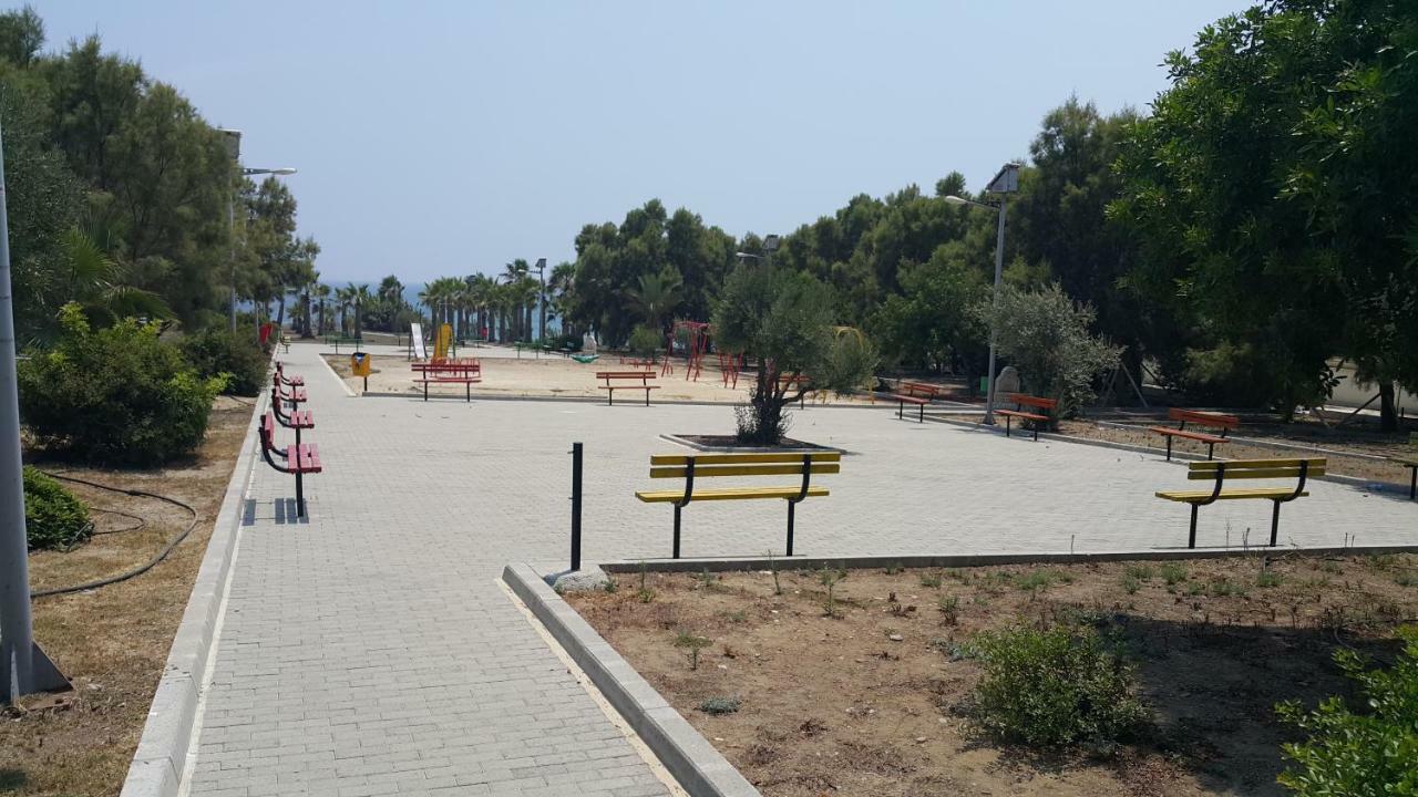 Near The Beach Aparment With Garden Διαμέρισμα Περβόλια Εξωτερικό φωτογραφία